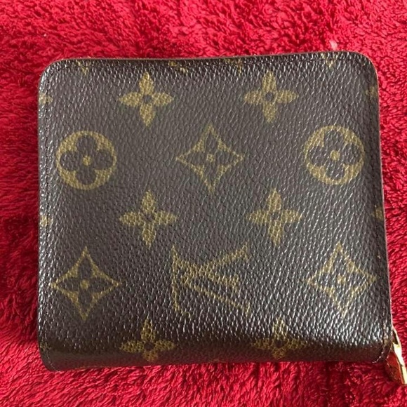 COPY - Louis Vuitton Compact ZIP Bifold - Picture 6 of 6